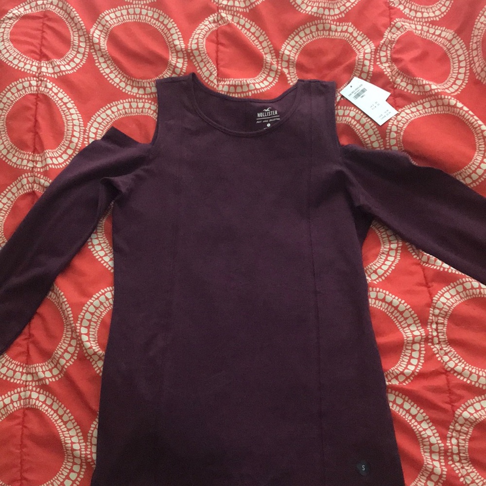 long sleeve cut out shoulders Hollister with tags
